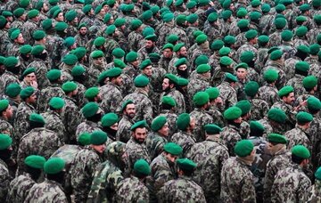 گزارش تصویری | تمرینات طاقت‌فرسای کلاه‌ سبزهای ارتش در دل جنگل