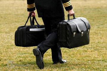 اینفوگرافیک | داخل کیف هسته ای بایدن چیست؟