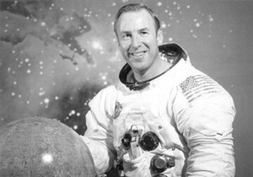 تصاویر | ازدواج فضا نورد معروف در ۹۳ سالگی با عشق سابقش!