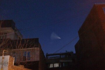 عکس | عبور یک جنگنده از آسمان تهران 