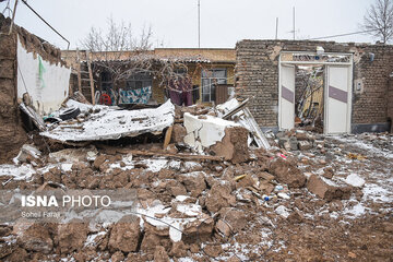 عکس | وضعیت نامناسب اسکان زلزله‌زدگان خوی