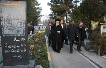 حضور رهبر انقلاب در مرقد امام خمینی (ره)