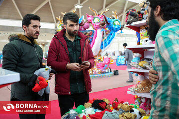 تصاویر | خانم‌هایی با لباس ارتش آمریکا در قلب تهران؛ نمایشگاه صنعت تفریحات در شهر آفتاب