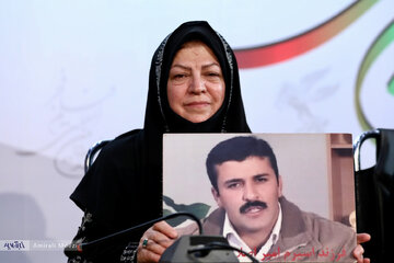 فوتوکال سرهنگ ثریا