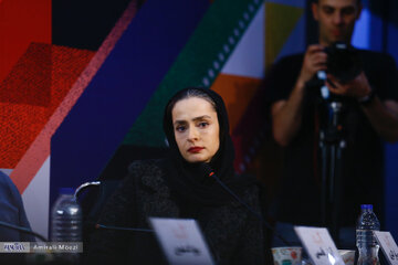 فوتوکال سرهنگ ثریا