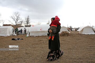 گفت‌وگو رئیس‌جمهور با مردم زلزله‌زده خوی