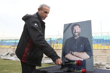 تصاویر | ادای احترام به زنده یاد علی انصاریان در تمرین امروز پرسپولیس
