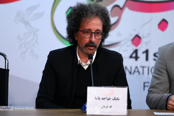نشست و فتوکال فیلم در آغوش درخت