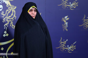 نشست و فتوکال فیلم غریب