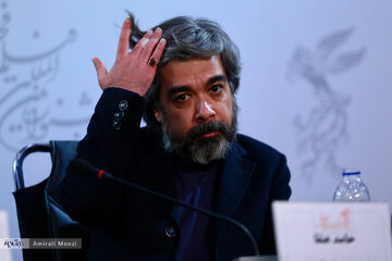 نشست و فتوکال فیلم غریب