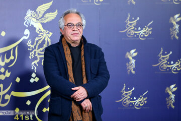 نشست و فتوکال فیلم غریب