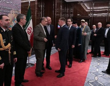 برگزاری جشن پیروزی انقلاب در مسکو با استقبال گسترده شخصیت‌های روسی
