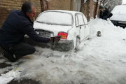 تصاویر | ساخت یک پراید از برف؛ خلاقیت یک پدربزرگ ایرانی!