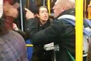 ببینید | کتک‌کاری وحشیانه دو مرد وسط اتوبوس مقابل چشم سایر مسافرین