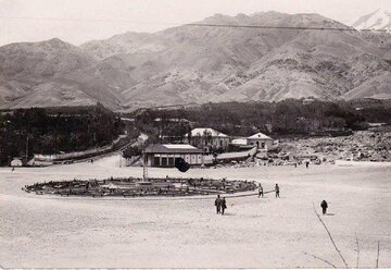 عکس | تصویری زیرخاکی از میدان تجریش، ابتدای خیابان دربند؛ خرداد ۱۳۱۲