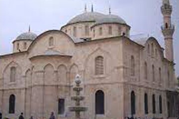 عکس | مسجد آسیب‌دیده در هاتای ترکیه پس از وقوع زمین لرزه ۷/۸ ریشتری در منطقه