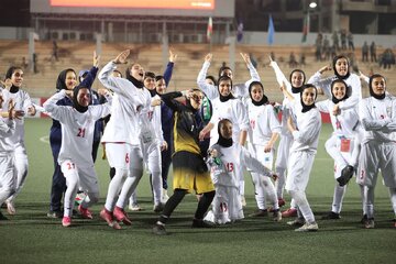 صعود دختران فوتبالیست ایران به مرحله نهایی قهرمانی آسیا