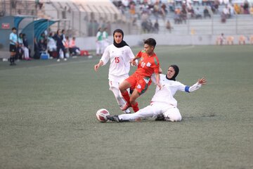 صعود دختران فوتبالیست ایران به مرحله نهایی قهرمانی آسیا