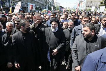 عکس | ذوق‌زدی یک پسربچه در حین گرفتن سلفی با رئیس جمهور