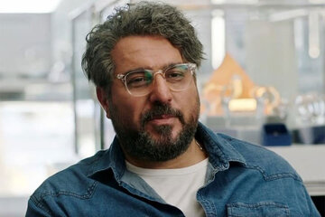 عکس | محسن کیایی با چهره جدید خود در کنار همسرش