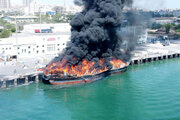 ببینید | تصاویر تازه از آتش‌سوزی ۲ فروند لنج در بندر بهمن قشم