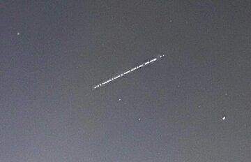 عکس | تصاور خبرساز از عبور اشیاء ناشناس از آسمان تهران بر فراز اتوبان یادگار امام