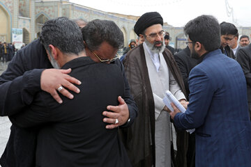 عکس | تصویری از حضور فرزند رهبر معظم انقلاب در مراسم تشییع پیکر آیت‌الله شیخ حبیب الله احمدی