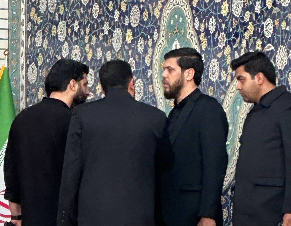 عکس | تصویری جدید از محافظ ابراهیم رئیسی در مراسم تدفین رئیسی