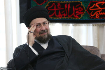 تصاویر | حضور سید حسن خمینی در منزل شهید رئیسی