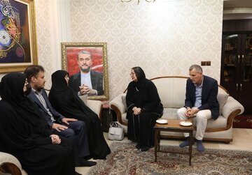 عکس | حضور وزیر خارجۀ سابق بوسنی در منزل شهید امیرعبداللهیان