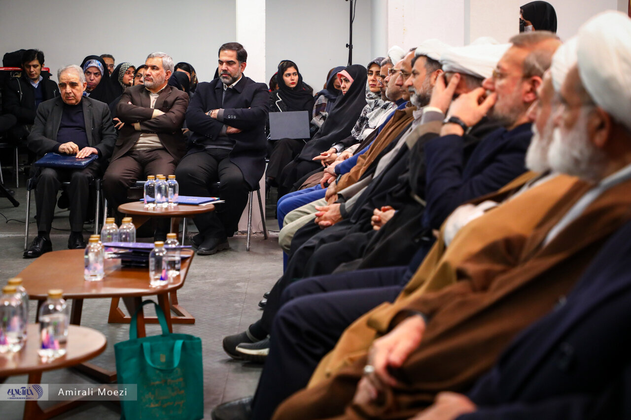 تصاویر | از لبخند ناطق نوری تا چهره بشاش علی لاریجانی در حال گفتگو با حجت الاسلام و المسلمین معزی در مراسم پاسداشت رسول جعفریان