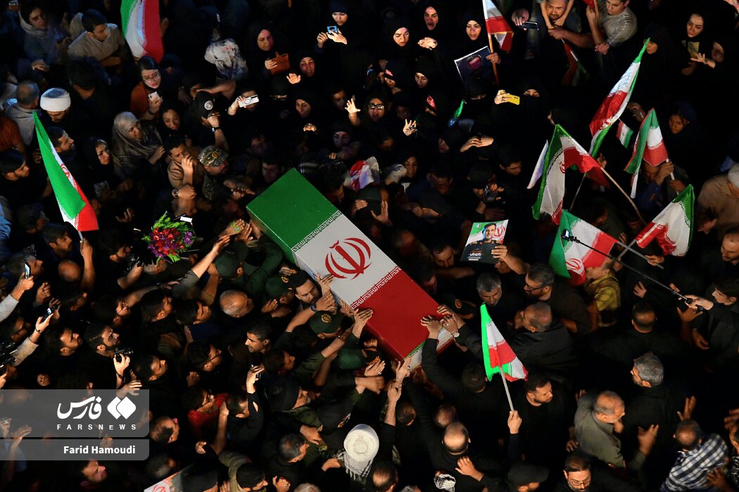 وداع تاریخی آبادان با علمدار تنگه هرمز